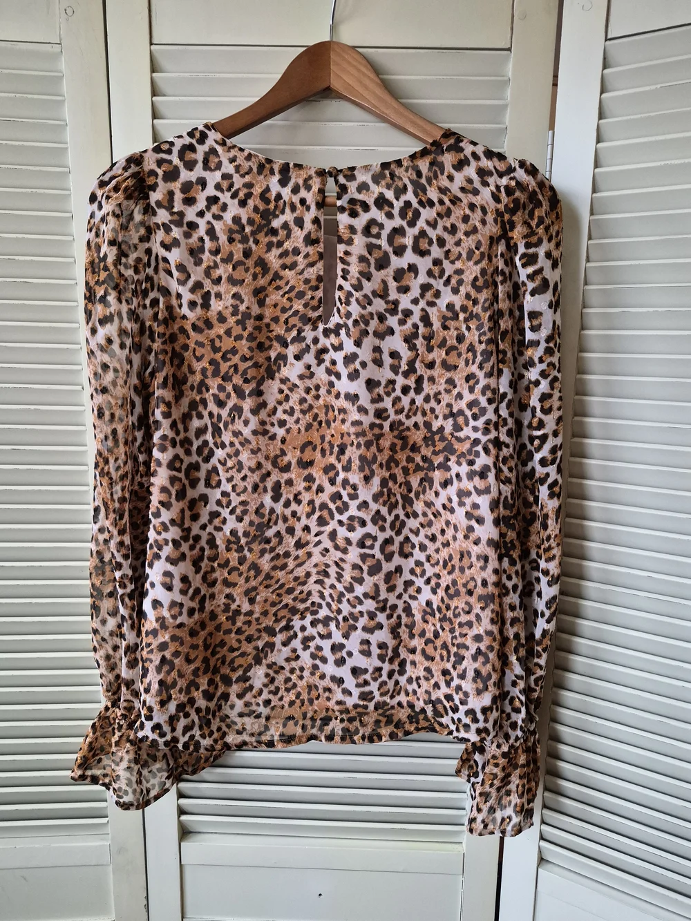 Dress Forum Leopard Print Blouse Size Medium